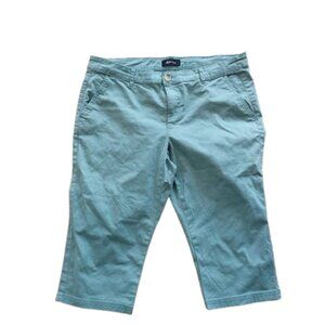 Green Cotton Bermuda Shorts or Capris Pants Size 8 Petite ---
